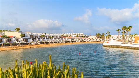 Vuelos baratos desde Valencia a Lanzarote